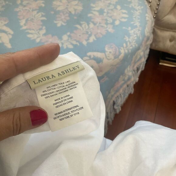 *LauraAshley* Set of 2 Linen Cotton Rayon Embroidered Euro Pillow Shams - Picture 3 of 5